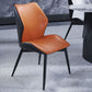 モダンなコーヒーショップウィングバックチェアレザーマット仕上げダイニングチェア