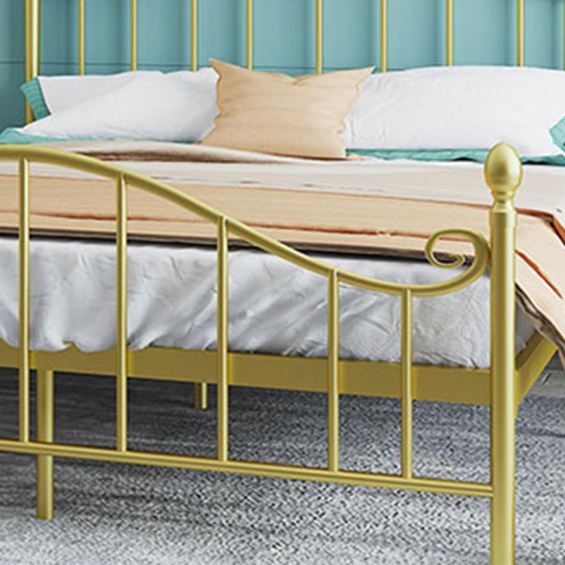 Hedendaags draad-grid open-frame bed met metalen gebogen hoofdeinde