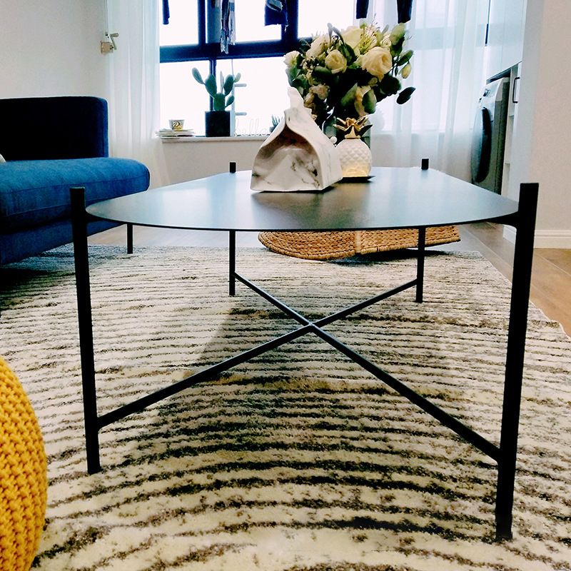 Table de cocktail basse à pieds croisés en fer elliptique en noir de 15,7" H