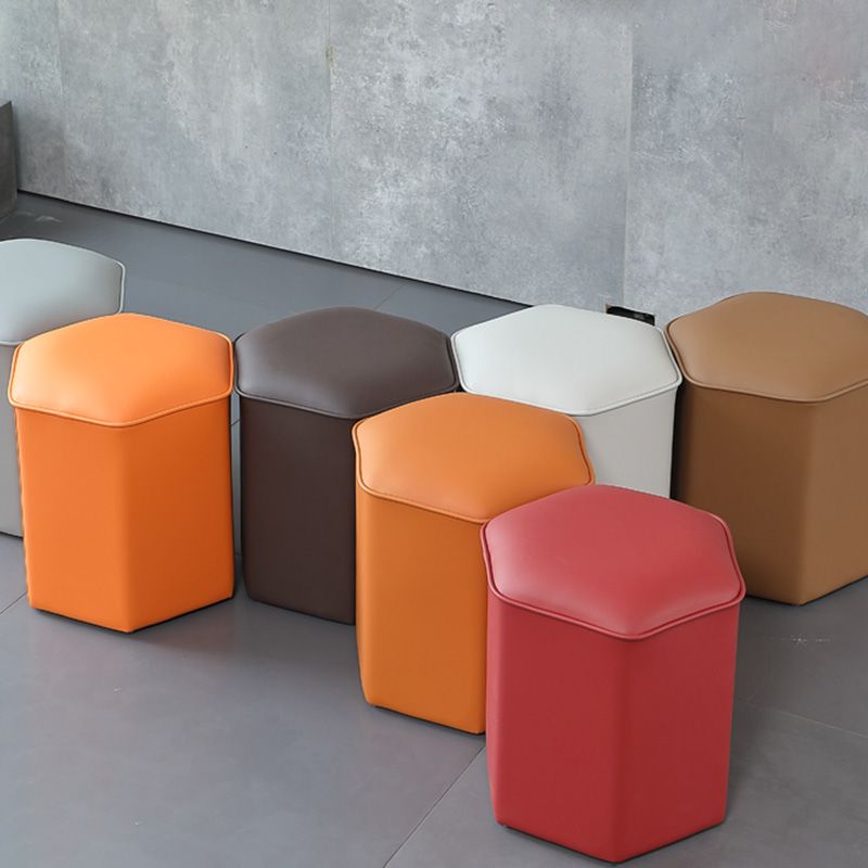 Tabouret de pied de spécialité rouge moderne de pouf moderne pour le salon