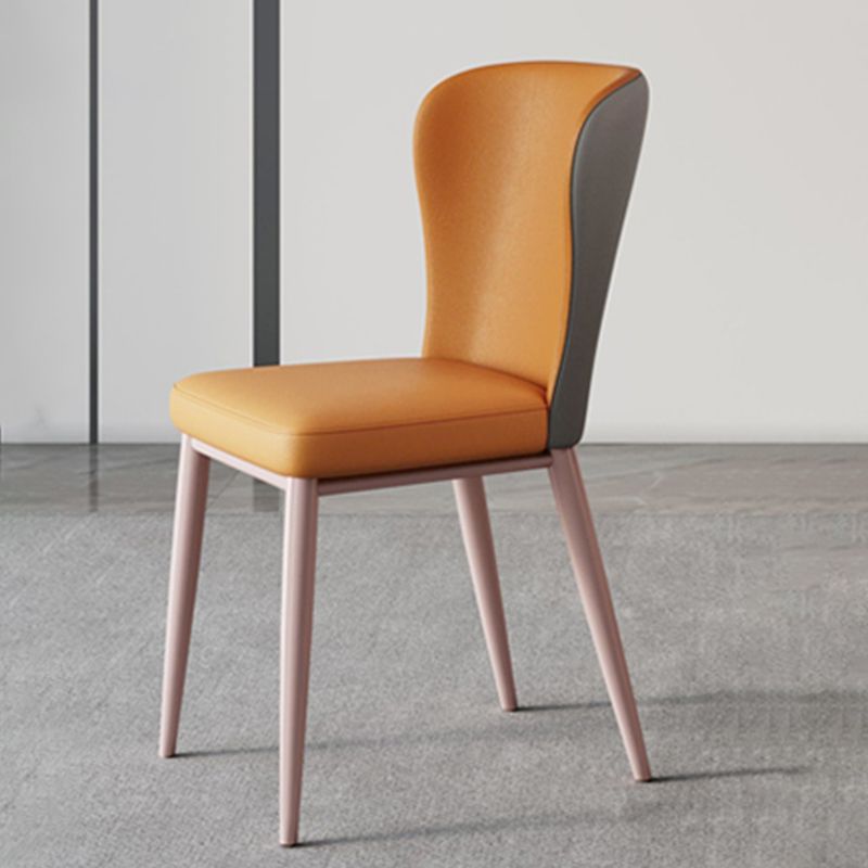 Silla de comedor de ala de cuero de estilo PU de estilo moderno para interiores