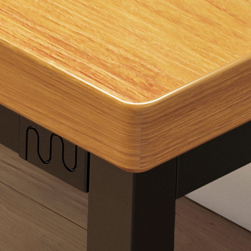 Bureau de bureau de forme rectangulaire réversible dans un bureau d'écriture naturel pour le bureau