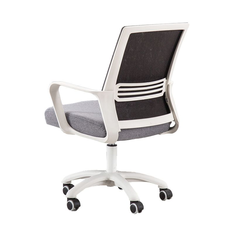 Chaise de glissement à bras fixes moderne sans chaise de bureau ergonomique pénible avec roues