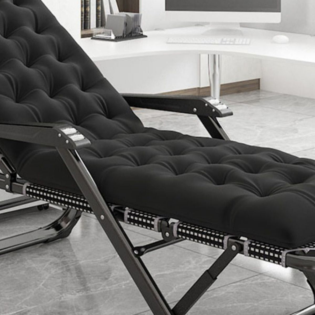 Sedia reclinabile contemporanea con movimento del piede indipendente e blocco della posizione