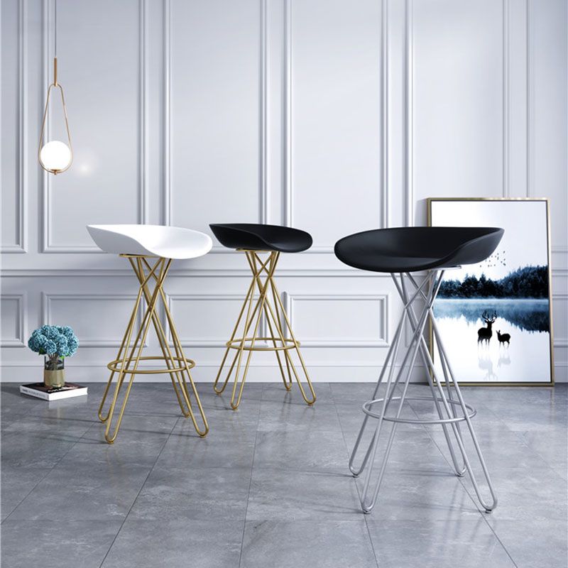 Glam Footrest Plastic Barstool Matte Finish Restaurant Stool Clearhalo 'Bar Furniture' 'Bar Stools' 'bar_stools' 'furn' 'furn_bar_stools' 'Furniture' 'furniture_bar_stools' 'Kitchen & Dining Furniture' 1200x1200_51b059bc-6d18-48b4-a734-10545358c655
