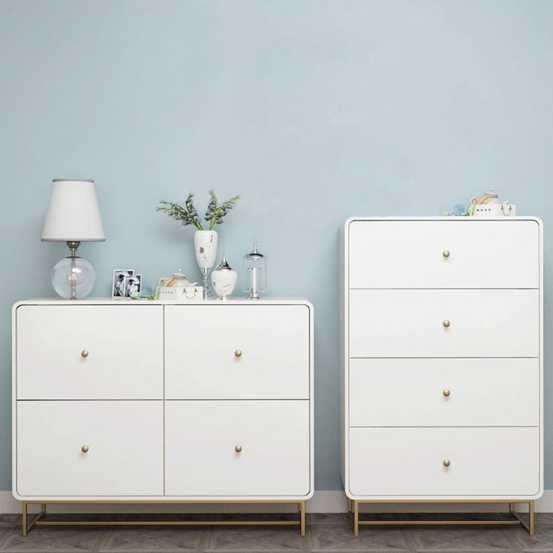 Moderne accentkist met ijzeren basis en massief hout zachte dichte borst