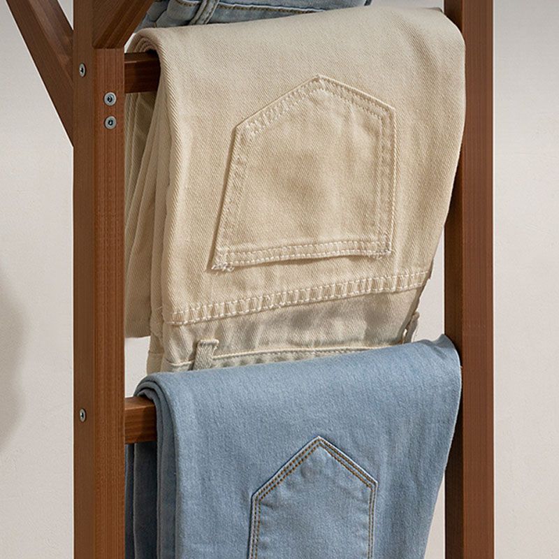 Les crochets d'étagères en bois de bambou en bois de bambou contemporain incluent un porte-manteau libre