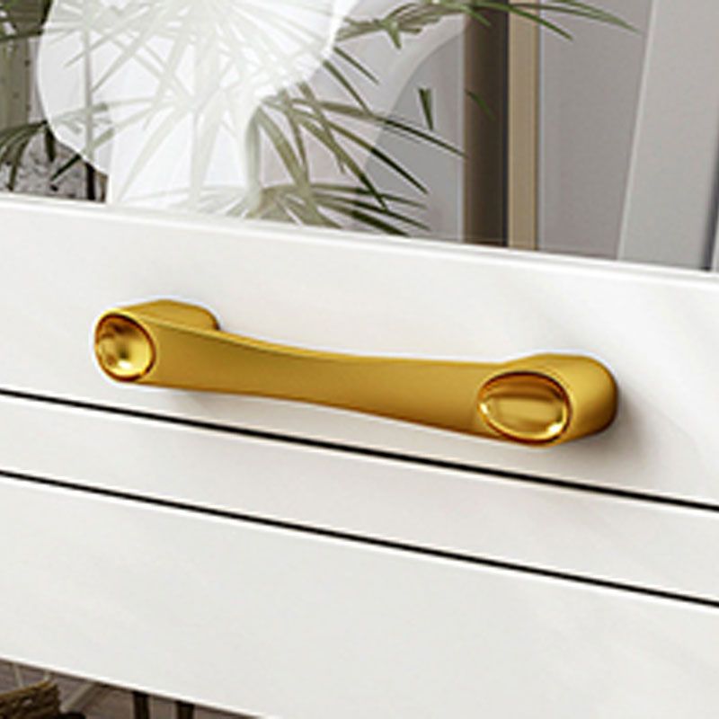 モダンなエンジニアリングウッドシェルフ本棚の床は、ドア付きのホームブックシェルフを閉めた