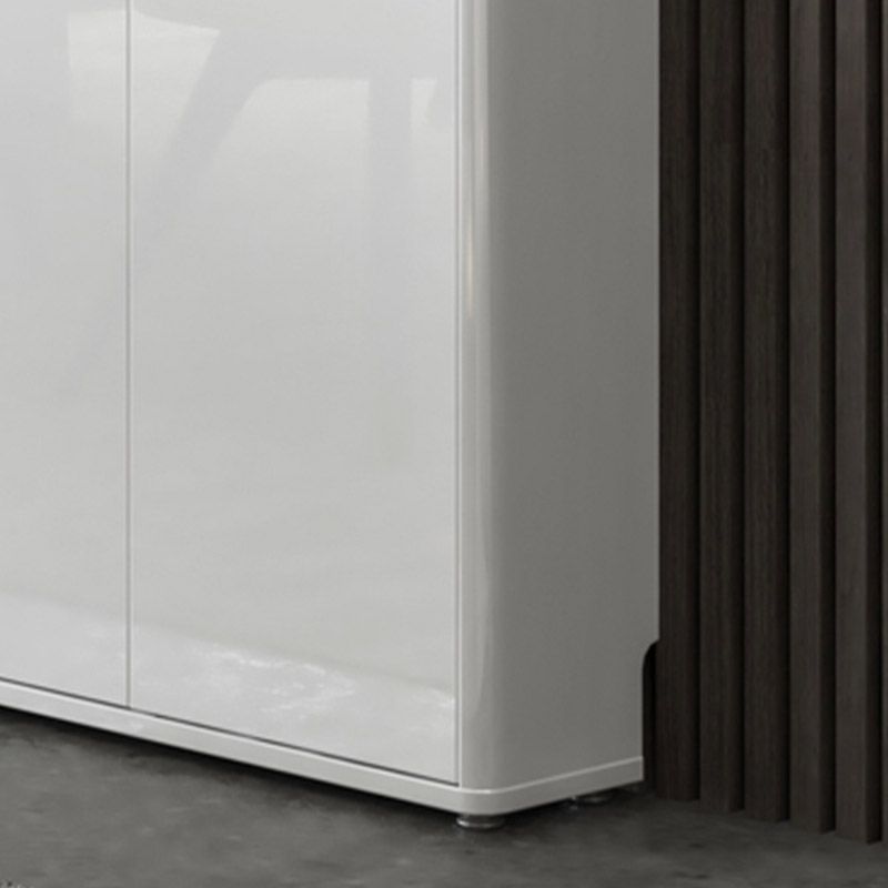 Credenza in pietra a buffet moderno con armadi e cassetti