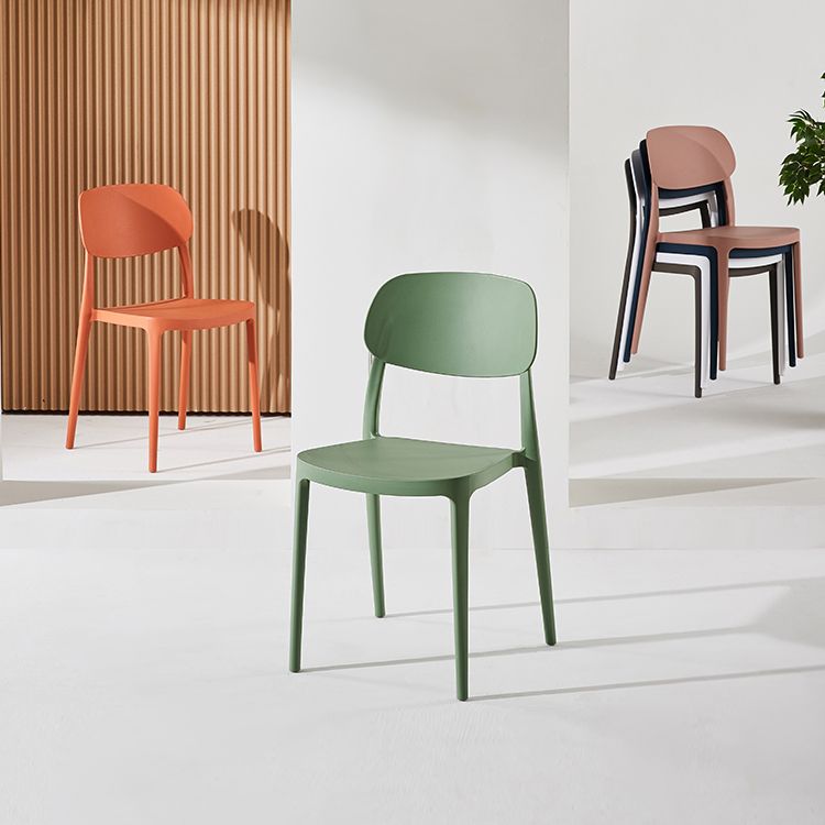 Silla de plástico de silla lateral de apilamiento interior moderno con tapizado