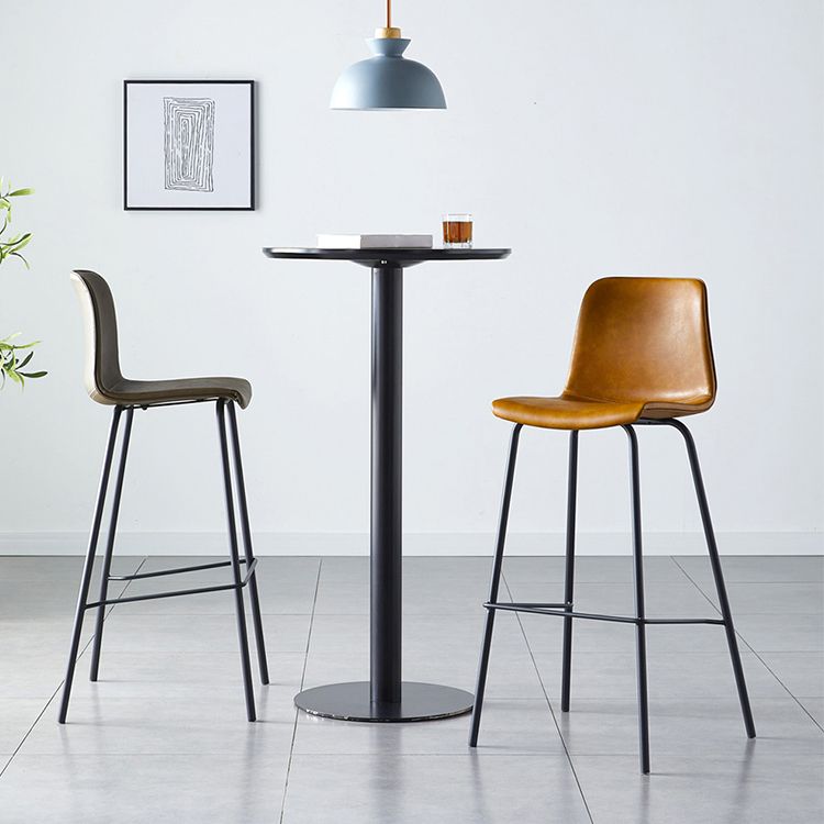 Sgabello da bar in pelle posteriore bassista in stile contemporaneo con gambe metalliche