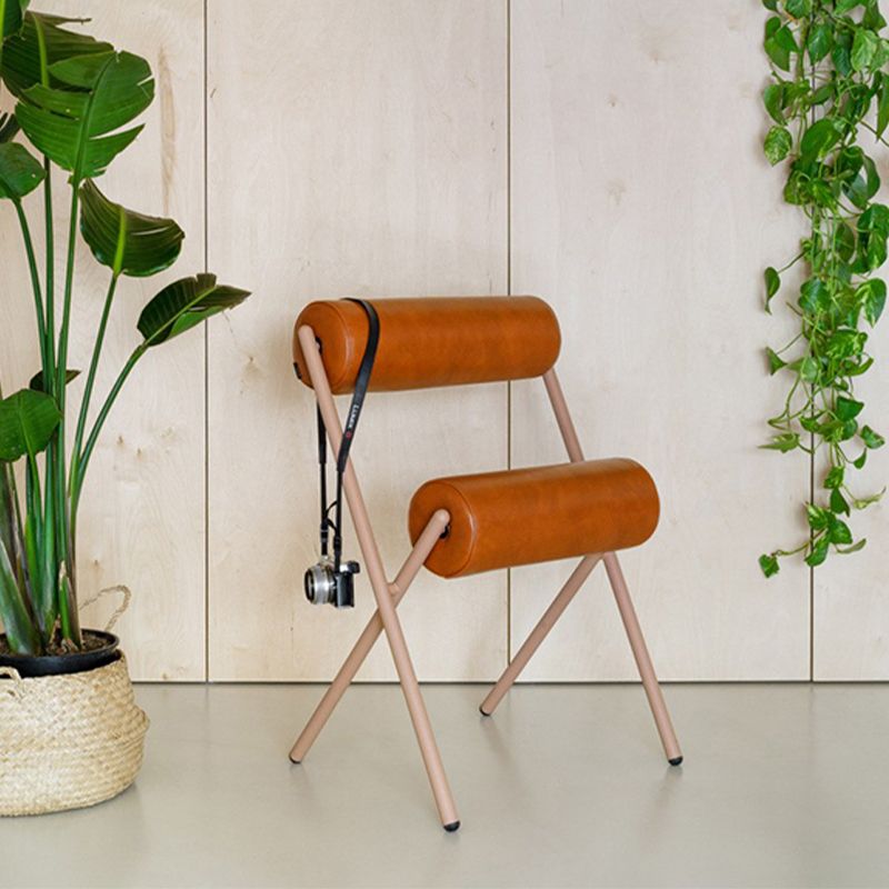 Nordic Stapelable Rückenlehne Kissenstuhl mit Metallbeinen für Wohnzimmer