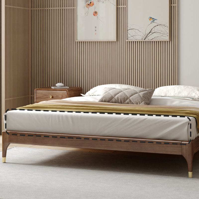 Cama de panel marrón con patas de oro personalizadas en la cama de cenizas modernas de mediados de siglo sin cabecera