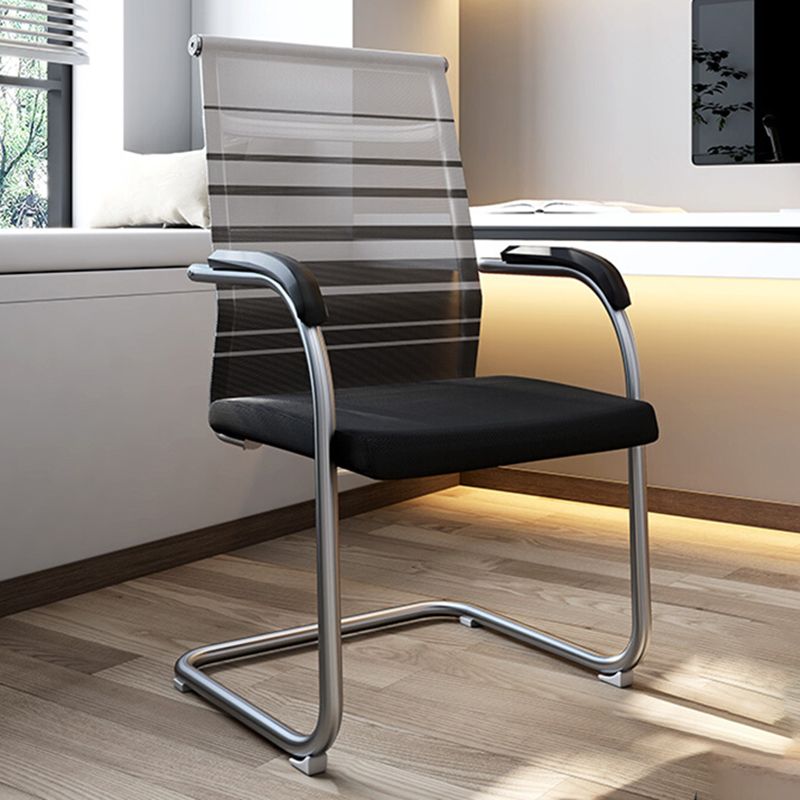 Moderner Bürostuhl fester Waffen ergonomischer Stuhl mit atmungsaktivem Rücken