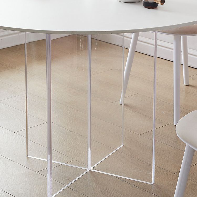 丸いダイニングテーブルセット1/3/4/5 PCSプラスチックサイドチェア付きアクリルベースダイニングテーブル