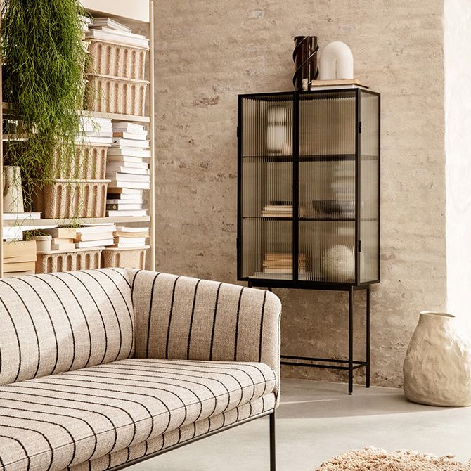 Tavolo da tabellone in altezza in metallo da 62 '' vetro a due porte server buffet per soggiorno