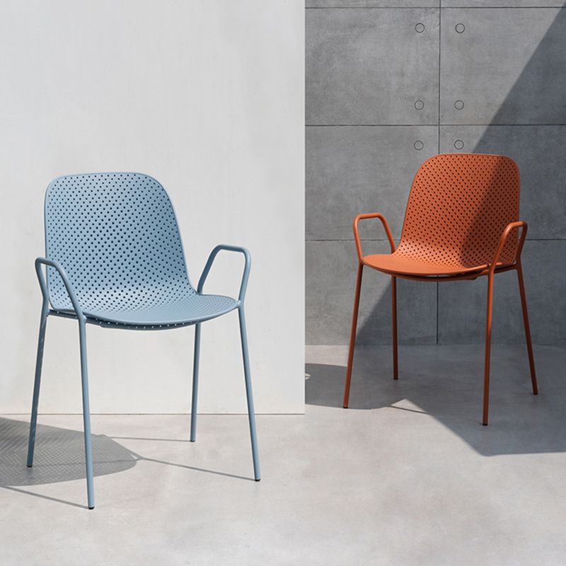 Scandinavian Style Plastic Dining Armchair Solid Back Dining Single Chair Clearhalo ' kitchen&dining_furn' 'Dining Chairs' 'Dining Tables & Seating' 'dining_chair' 'furn' 'furn_dining_chair' 'Furniture' 'furniture_dining_chair' 'Kitchen & Dining Furniture' 'kitchen' 1200x1200_5418ea61-8160-4685-bf2a-121f630ea261