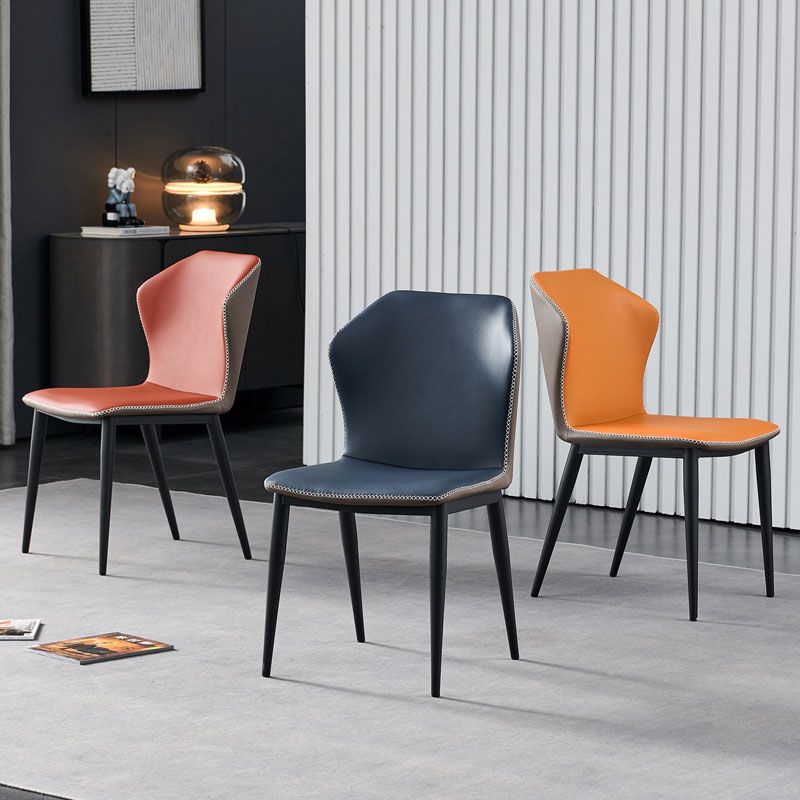 ホームフェイクレザーダイニングチェアのためのインダストリアルスタイルウィングバックアームレスチェア