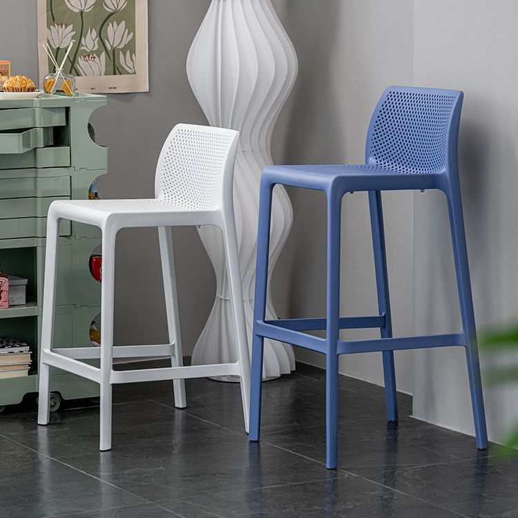Contemporary Low Back Indoor Plastic Armless Bar Stool with Footrest Clearhalo 'Bar Furniture' 'Bar Stools' 'bar_stools' 'furn' 'furn_bar_stools' 'Furniture' 'Kitchen & Dining Furniture' 1200x1200_54ac6fbe-e410-471c-80be-522196caa279