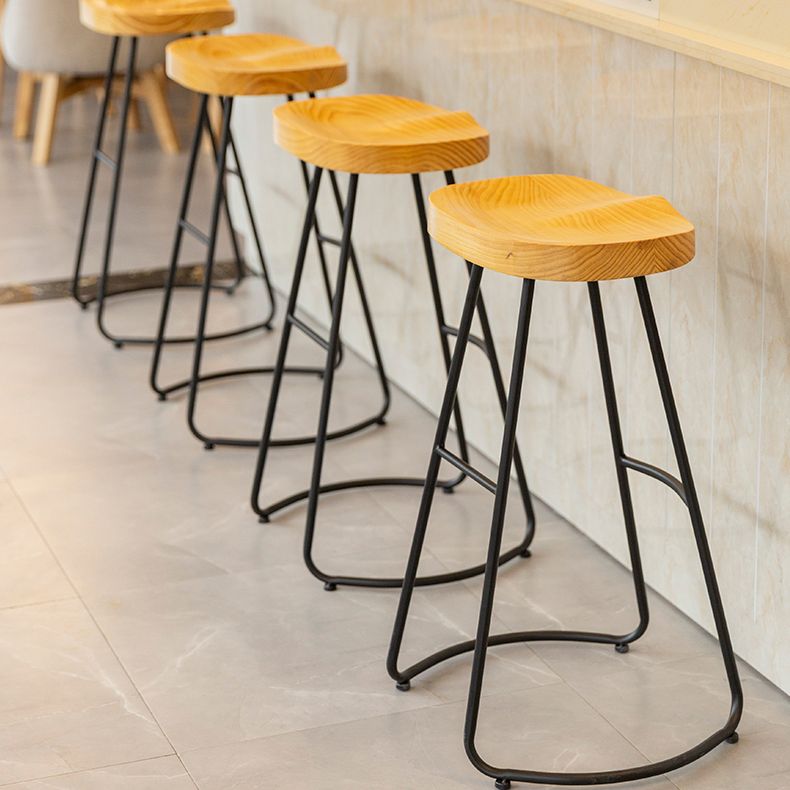 Modern Contoured Seat Pine Solid Wood Bar Stool with Iron Base Clearhalo 'Bar Furniture' 'Bar Stools' 'bar_stools' 'furn' 'furn_bar_stools' 'Furniture' 'Kitchen & Dining Furniture' 1200x1200_54b103be-7358-43fe-86f9-26c8fa8ac627