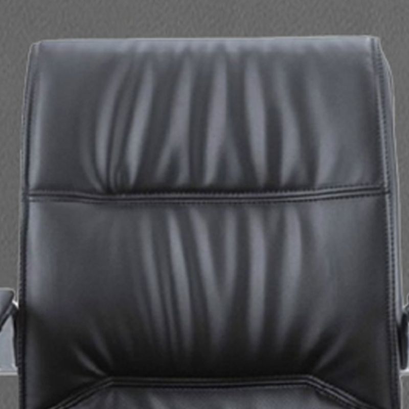 Eigentijdse ergonomische bureaustoel met hoge rugleuning en geen wielen. Bureaustoel