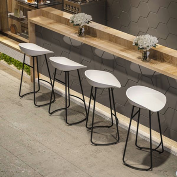 Modern Armless Backrest Counter Stool Iron Bar Stool with Acrylic Seat for Milk Tea Shop