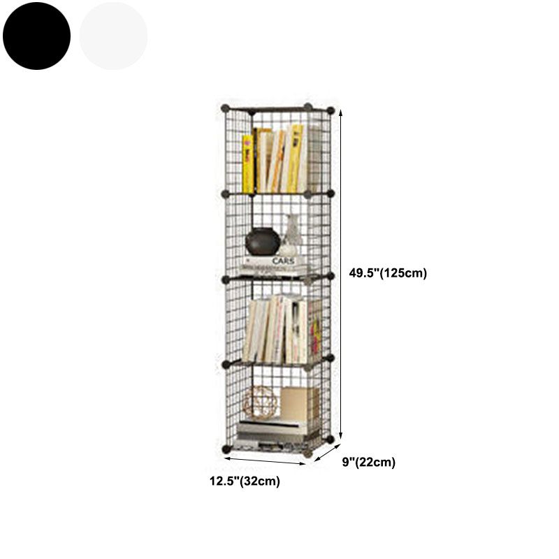 Libreria di scaffali di metallo contemporanea chiusa.