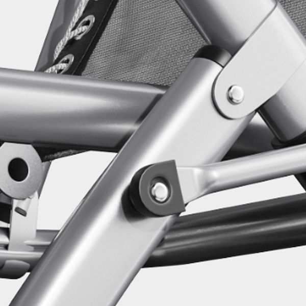 Reclinabile ergonimico interno contemporaneo in base in metallo a colori solidi