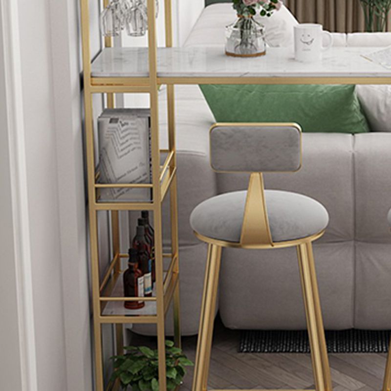 Mesa de bar de bistró de mármol sintético, mesa de bar con base metálica rectangular y estantes