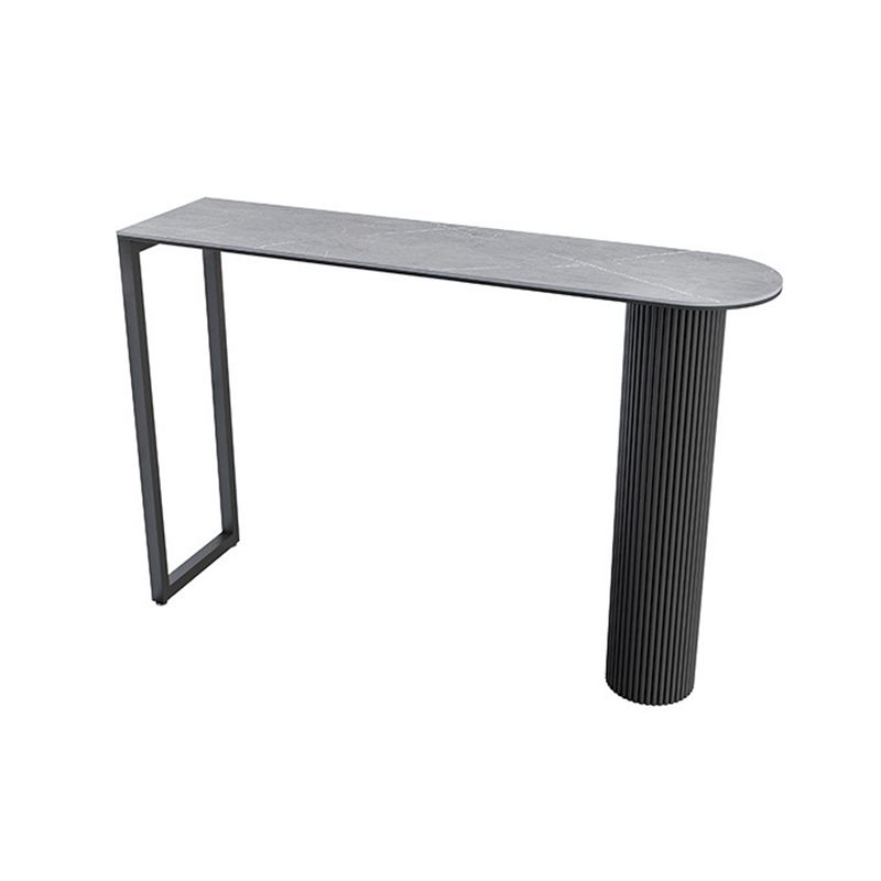 1/5-teiliges Tisch- und Hocker-Set. Zeitgenössisches ovales Kneipentisch-Set