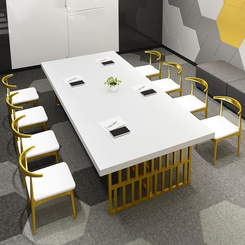 Escritorio de escritura de madera de pino blanca escritorio de base de hierro dorado escritorio rectangular