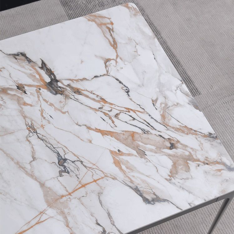 家のための4本の脚の焼結された石のテーブルを備えた金属の現代的な長方形のダイニングテーブル