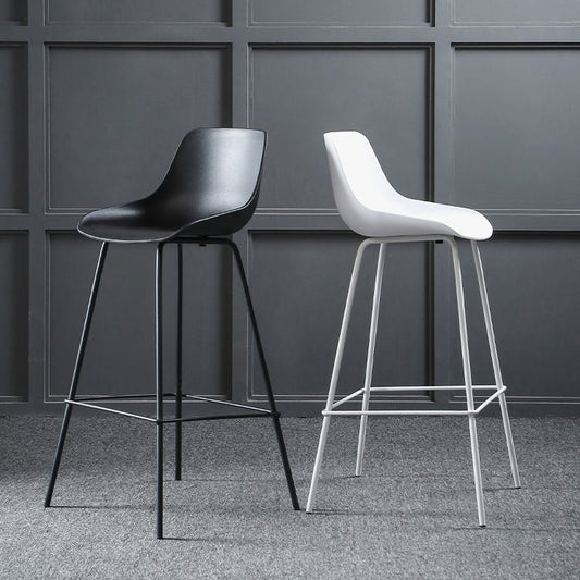 北欧のプラスチックバースツール低腰カウンターバースツール