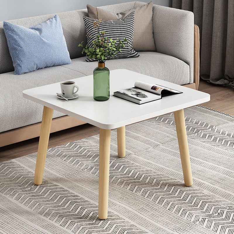Tabla de extremo cuadrada contemporánea 4 Piernas Mesa lateral de madera maciza, 16.5 "de alto