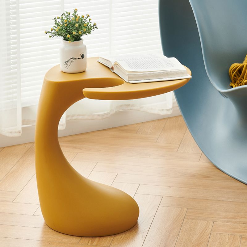 Modern Naturally Shaped End Table Plastic Table for Living Room