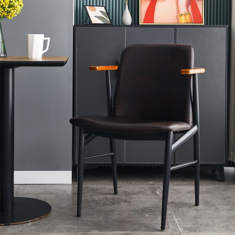 Sedia a braccio da pranzo in pelle PU Sedia a braccio imbottita industriale