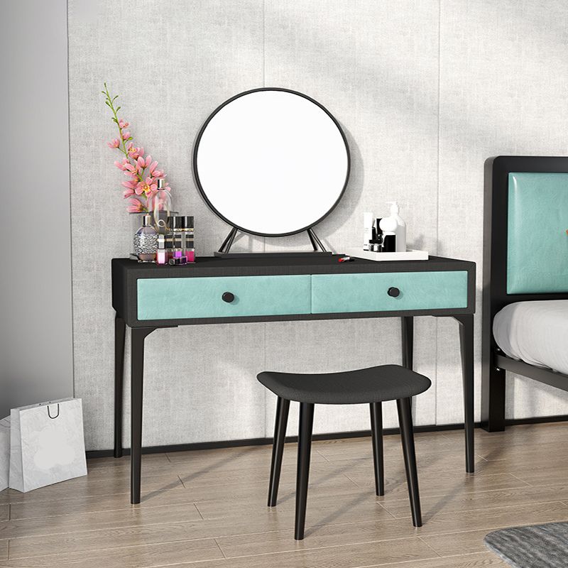 Metall -Waschtisch mit Stuhl und Spiegel in schwarz/weißer Waschtisch