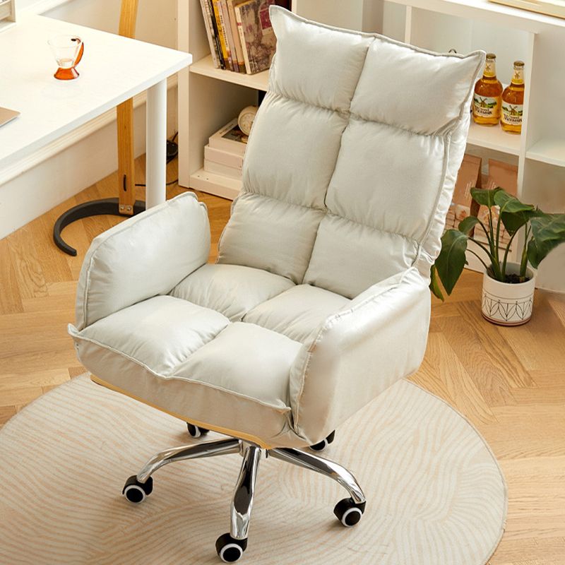 モダンデスクチェアスライド調整可能なシート高さのオフィスチェア付きホイール付き