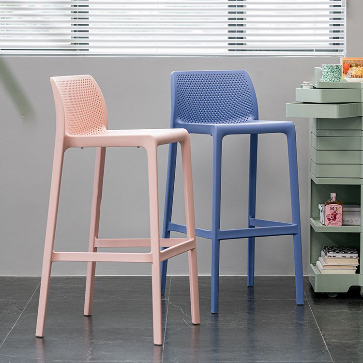 Contemporary Low Back Indoor Plastic Armless Bar Stool with Footrest Clearhalo 'Bar Furniture' 'Bar Stools' 'bar_stools' 'furn' 'furn_bar_stools' 'Furniture' 'Kitchen & Dining Furniture' 1200x1200_57745e8e-e3f4-4491-bbc0-625c103cd308