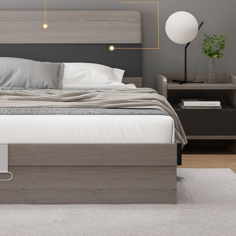 Cama estándar gris moderna con cabecera y piernas rectangulares