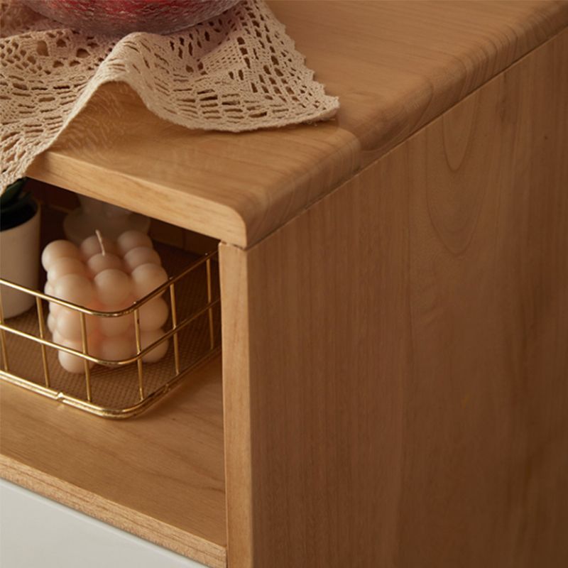 Moderne massieve houten borst met 4 natuurlijke benen en zachte close -laden