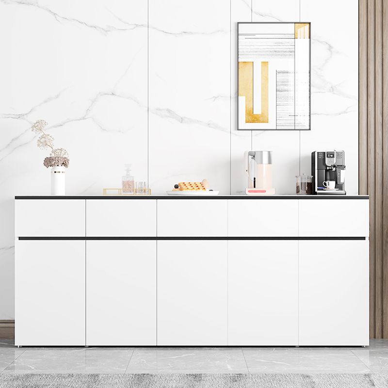 Sideboard di pietra di pietra moderna bianca con porta per la cucina