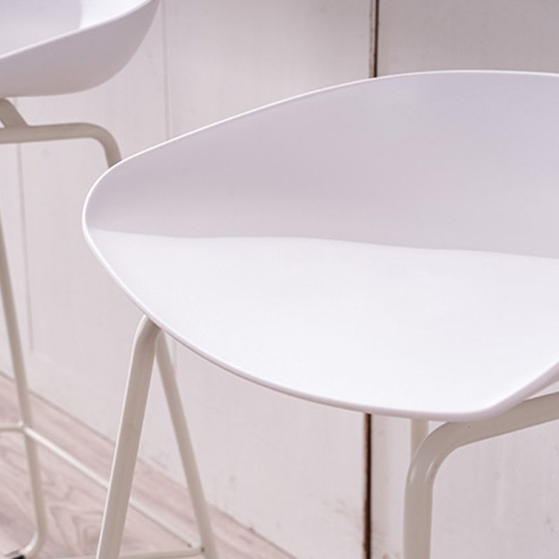 Nordic Style Plastic Bar Stools Footrest Indoor Counter Stool with Metal Legs