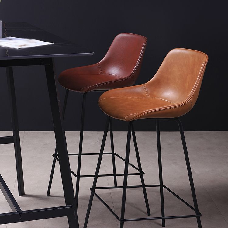 Industrial Leather Distressed Barstool Black Living Room Bar Stool with Bucket Seat Clearhalo 'Bar Furniture' 'Bar Stools' 'bar_stools' 'furniture_bar_stools' 'Kitchen & Dining Furniture' 'kitchen&dining_furn' 'kitchen' 'kitchen_furn' Furniture' 1200x1200_5845f77b-b81a-4fa5-a336-c7847a2b7ff0