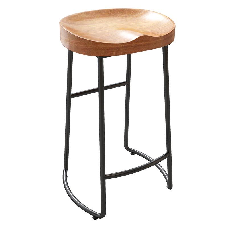 Taburete de bar contemporáneo de madera maciza Taburete de bar de metal con asiento contorneado