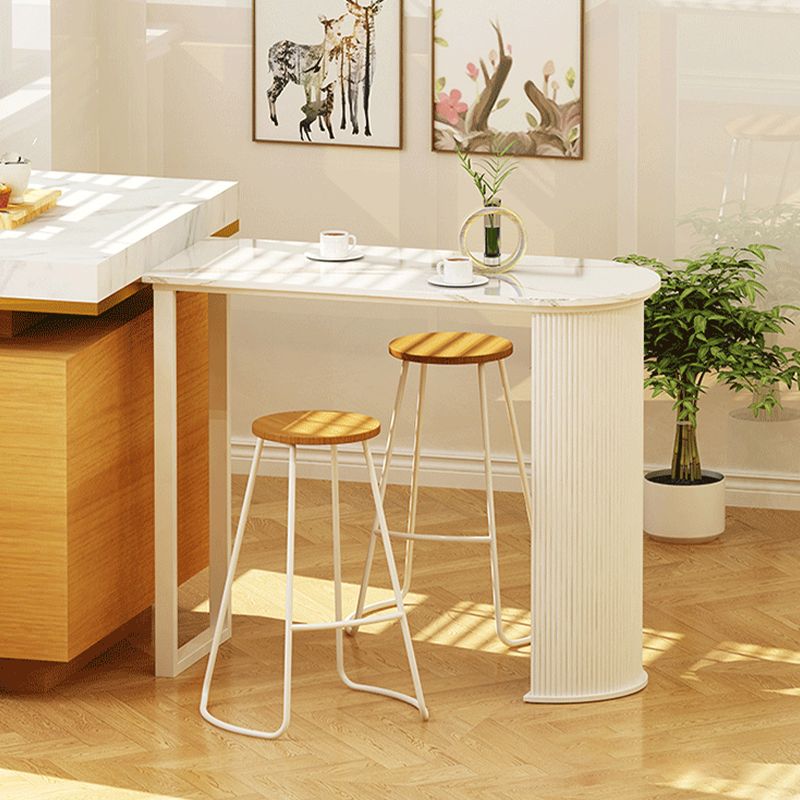 Tavolo da bistrot a forma irregolare in pietra sinterizzato tavolo da pub moderno con doppio piedistallo