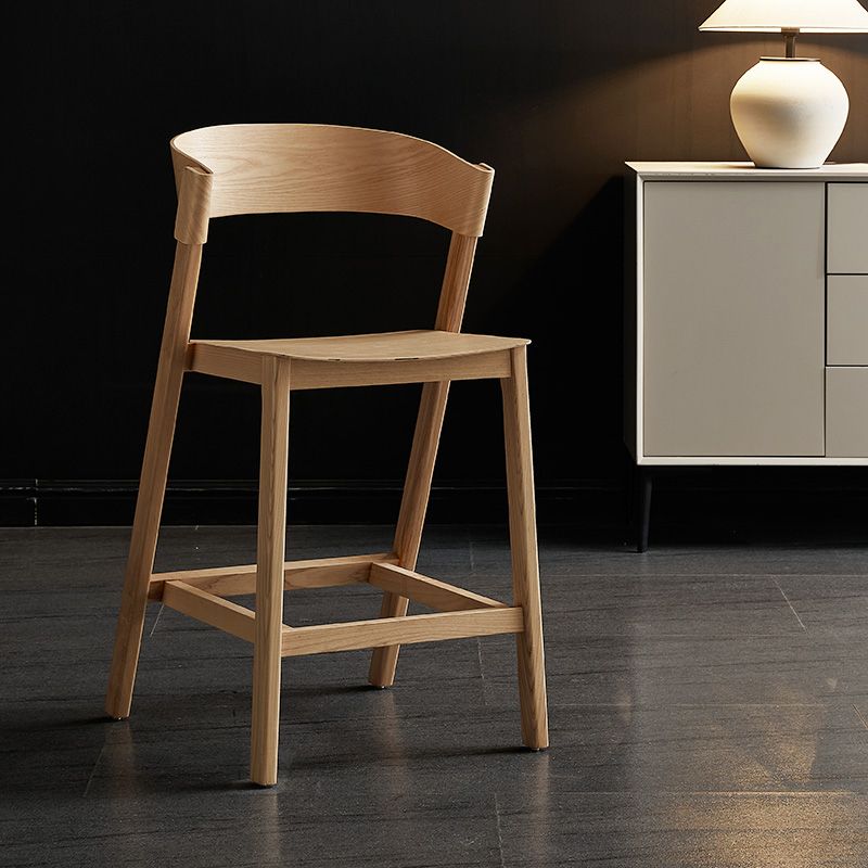 Tabourets de comptoir en bois brun