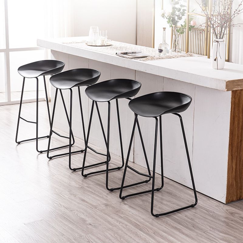 Modern Style Metal Low Back and Strap Pedal Bar Stool 30-inch Coffee Shop Bar Stool Clearhalo 'Bar Furniture' 'Bar Stools' 'bar_stools' 'furn' 'furn_bar_stools' 'furniture_bar_stools' 'Kitchen & Dining Furniture' 'kitchen&dining_furn' 'kitchen' 'kitchen_furn' Furniture' 1200x1200_599d5163-d73d-491f-9f03-edb66d7d489a