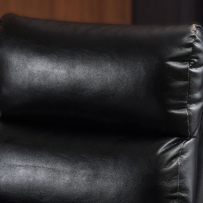 Sedia da poltrona in pelle in pelle in finta polpa di colore massiccio.