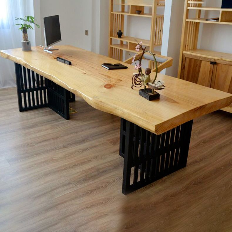 Bureau de bureau naturel et noir bureau industriel avec des jambes en métal